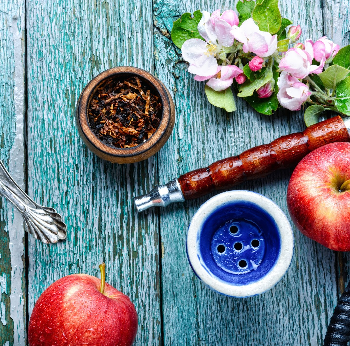 Fresh apple hookah flavor preparation with natural ingredients